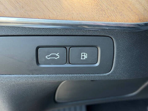 2025 Volvo XC90 T8 Plus Bright Theme 7P