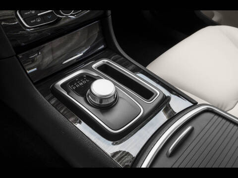 2015 Chrysler 300 Limited