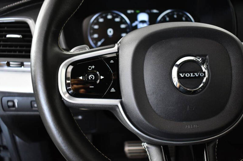 2020 Volvo XC90 T6 R-Design