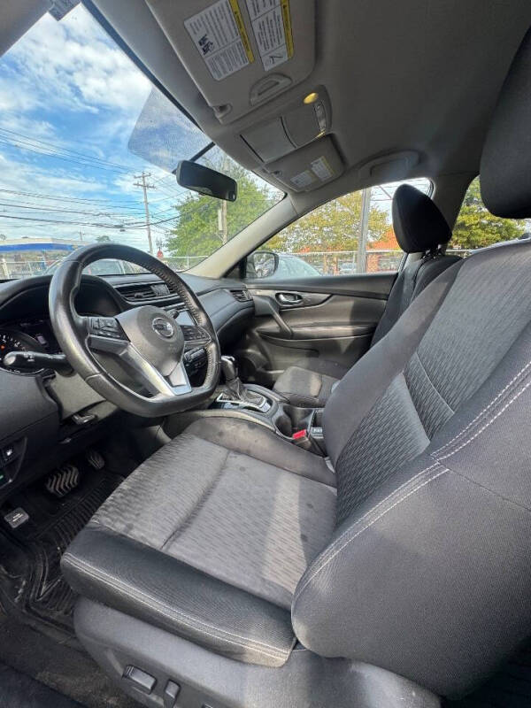 2018 Nissan Rogue SV