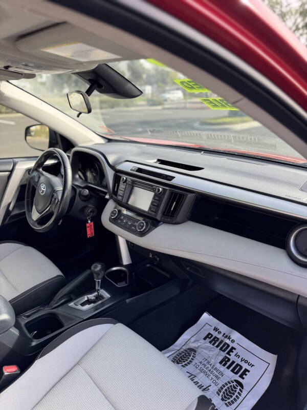 2017 Toyota RAV4 XLE