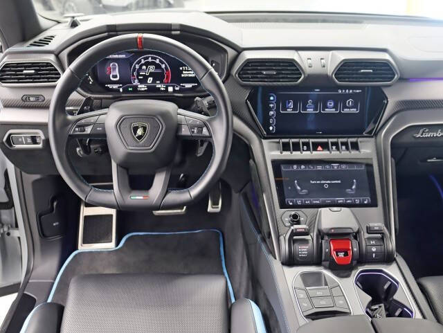 2023 Lamborghini Urus Performante
