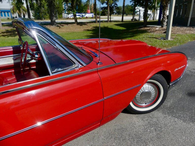 1962 Ford Thunderbird