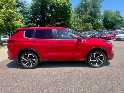 2022 Mitsubishi Outlander ES