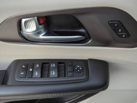 2023 Chrysler Pacifica Plug-In Hybrid Touring L