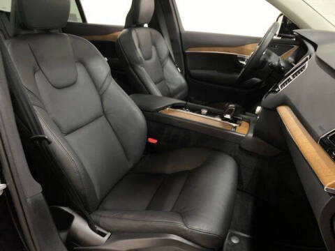 2025 Volvo XC90 T8 Plus Bright Theme 7P