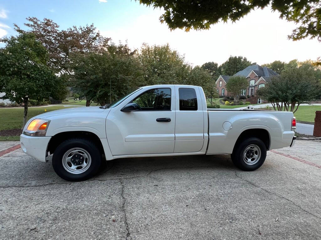 2009 Mitsubishi Raider for sale at Select Autos in Alpharetta , GA