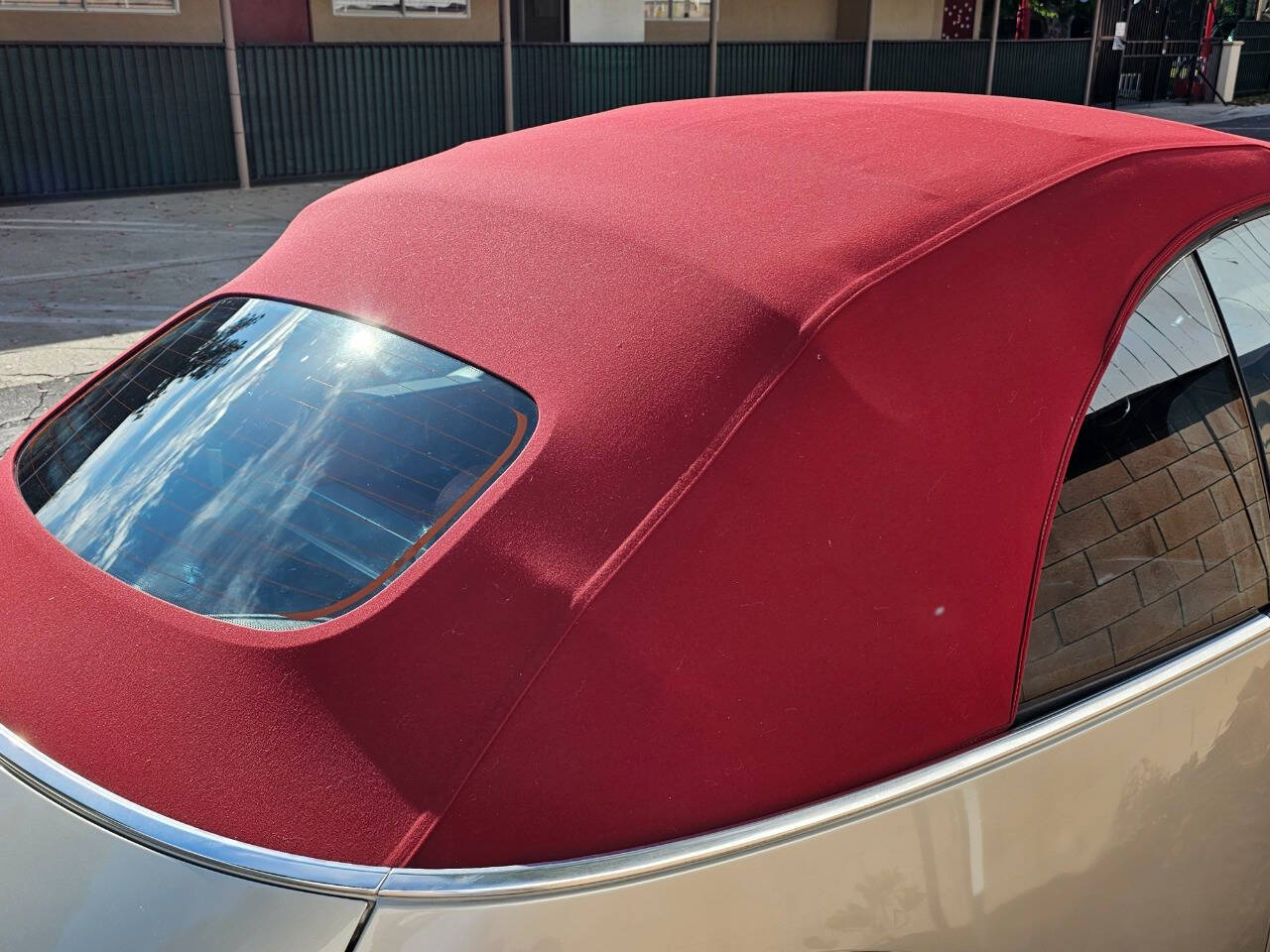 2009 Volkswagen New Beetle Convertible 6