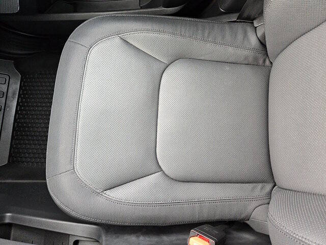 2023 Land Rover Defender 130 X-Dynamic SE