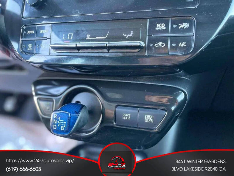 2017 Toyota Prius Two