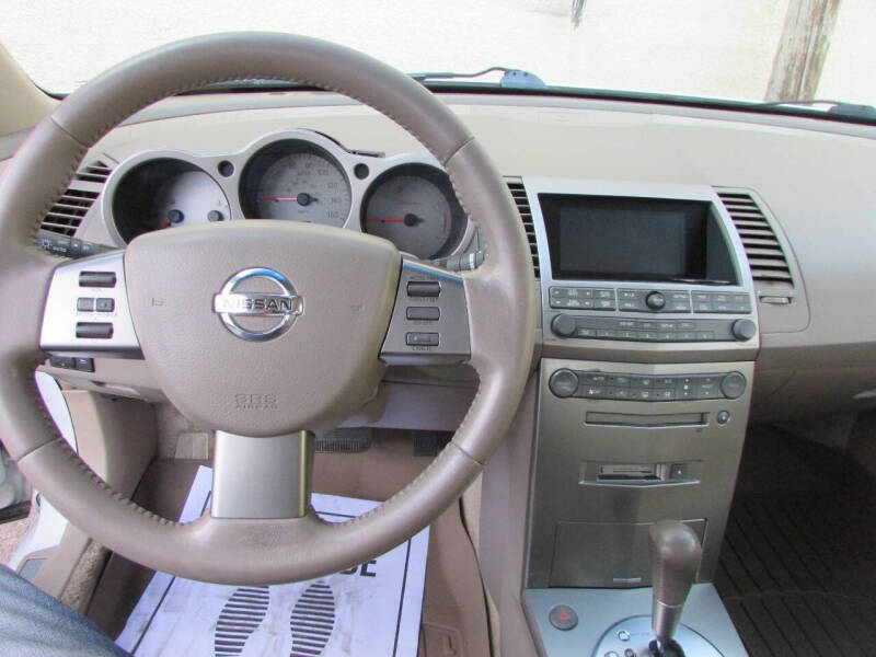 2004 Nissan Maxima SE photo 21