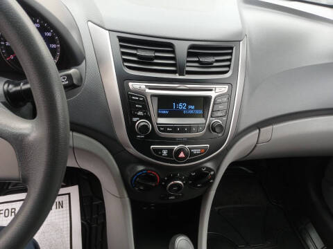 2017 Hyundai Accent SE