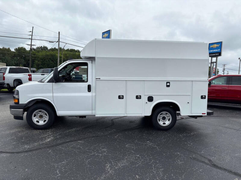 2025 Chevrolet Express 3500