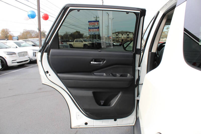 2023 Nissan Pathfinder Platinum