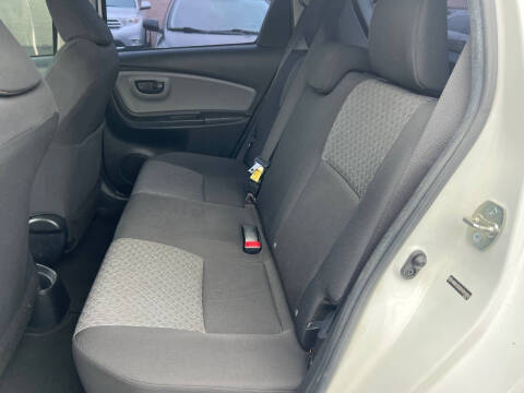 2015 Toyota Yaris 5-Door L