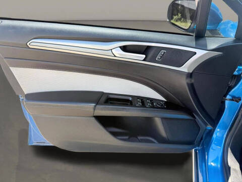 2020 Ford Fusion SE