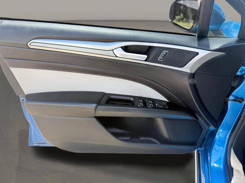 2020 Ford Fusion SE