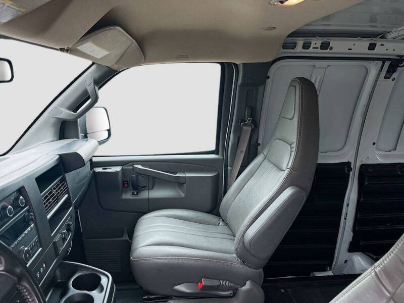 2023 GMC Savana 3500