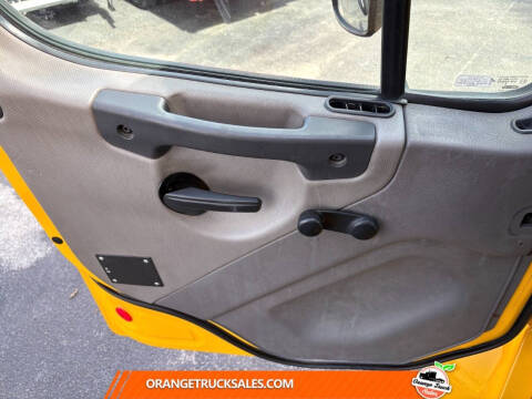 2020 Freightliner M2 106