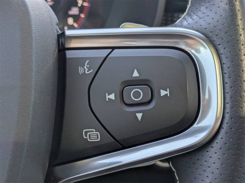 2020 Volvo XC40 T5 R-Design