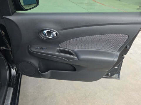 2015 Nissan Versa 1.6 S