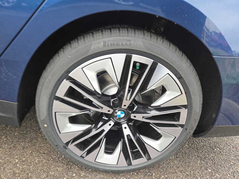 2026 BMW 5 Series 530i xDrive