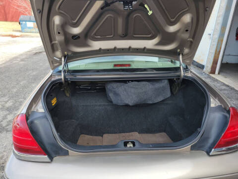 2004 Ford Crown Victoria