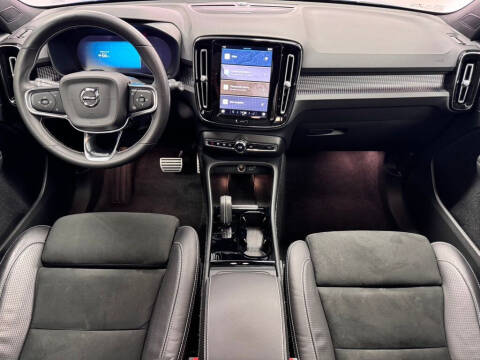 2021 Volvo XC40 Recharge Pure Electric P8