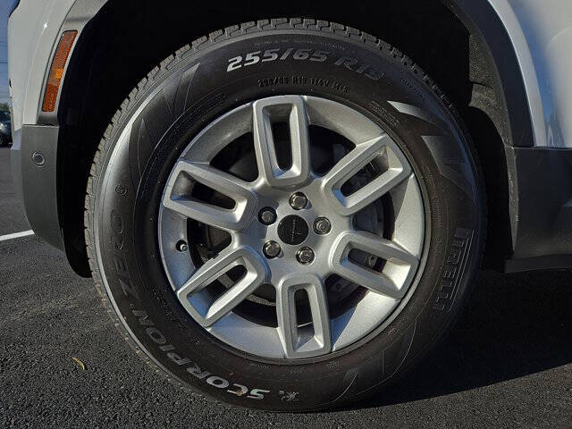 2026 Land Rover Defender 110 P300 S