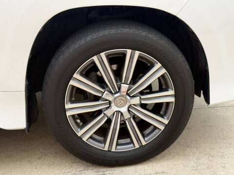 2017 Lexus LX 570