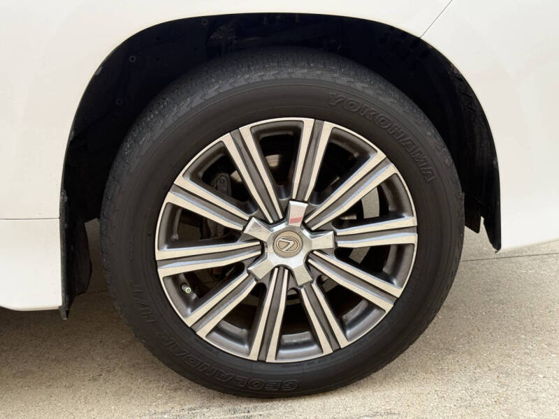2017 Lexus LX 570