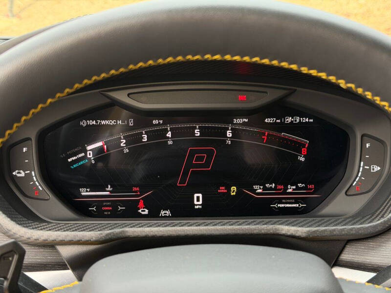 2025 Lamborghini Urus SE