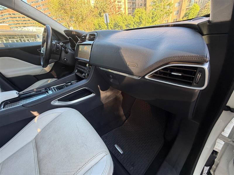 2019 Jaguar F-PACE 25t Prestige