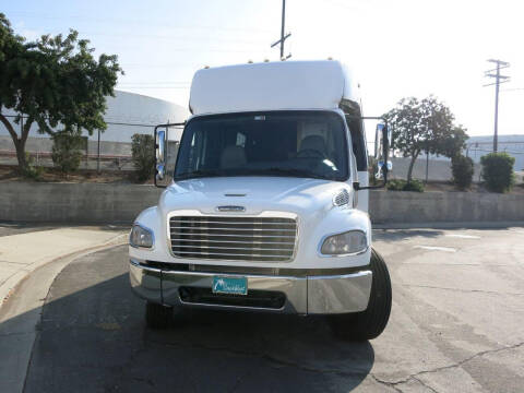 2014 Freightliner M2-106 RV Bus