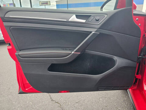 2018 Volkswagen Golf GTI S