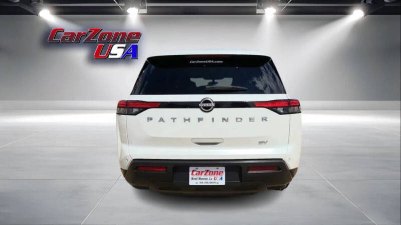 2024 Nissan Pathfinder SV