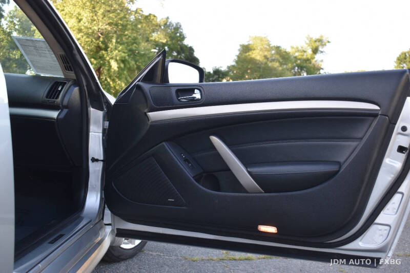 2011 Infiniti G37 Coupe x