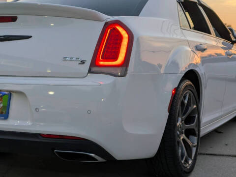 2017 Chrysler 300