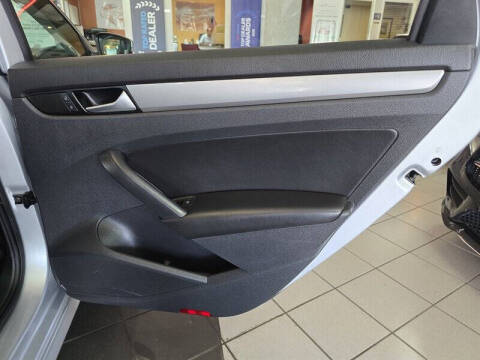 2015 Volkswagen Passat 1.8T S