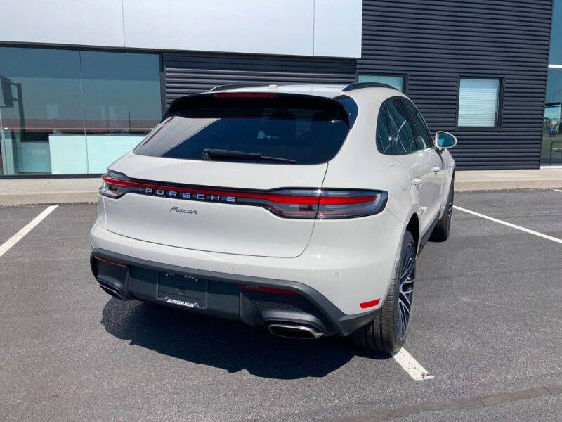 2025 Porsche Macan