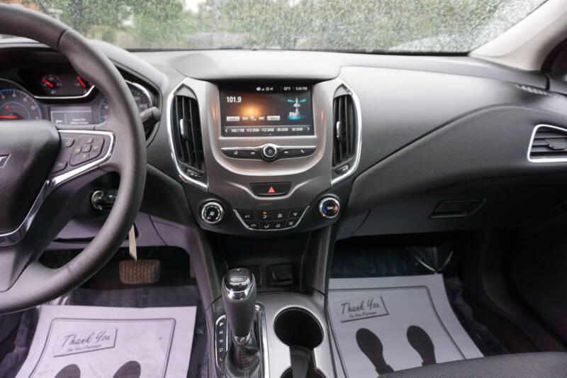 2017 Chevrolet Cruze LT Auto