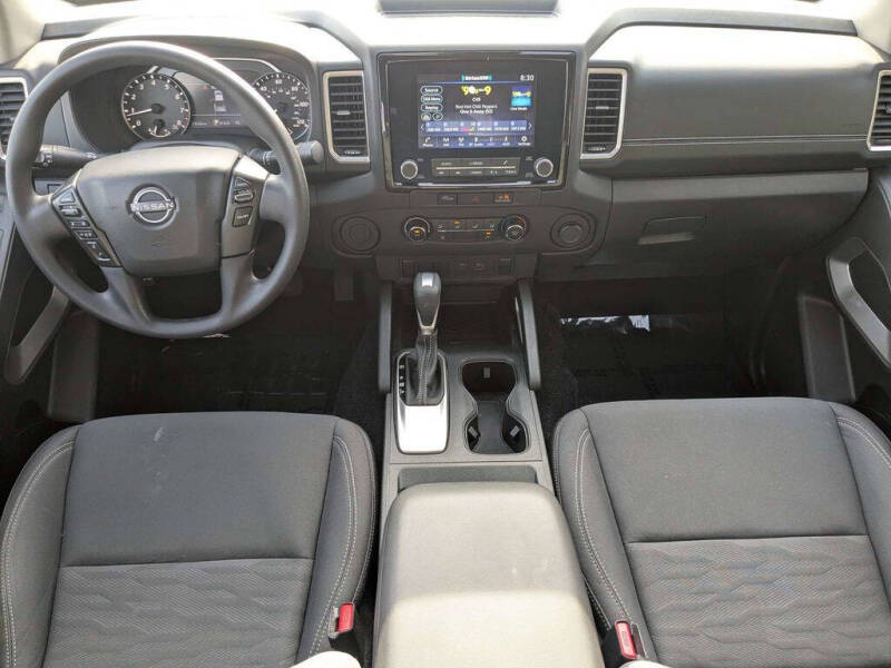 2024 Nissan Frontier SV
