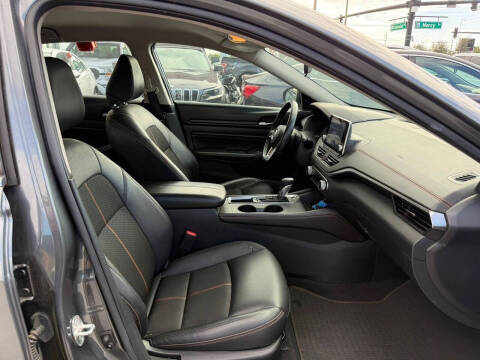 2021 Nissan Altima 2.5 SR