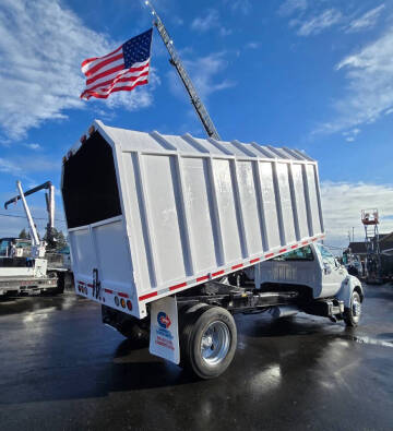 2002 Ford F-650 Super Duty