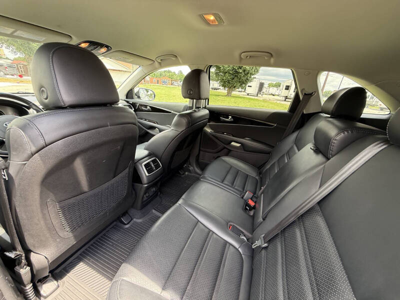 2019 Kia Sorento EX V6