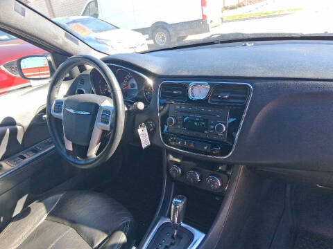 2013 Chrysler 200 Limited