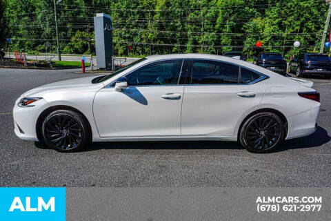 2024 Lexus ES 300h Luxury