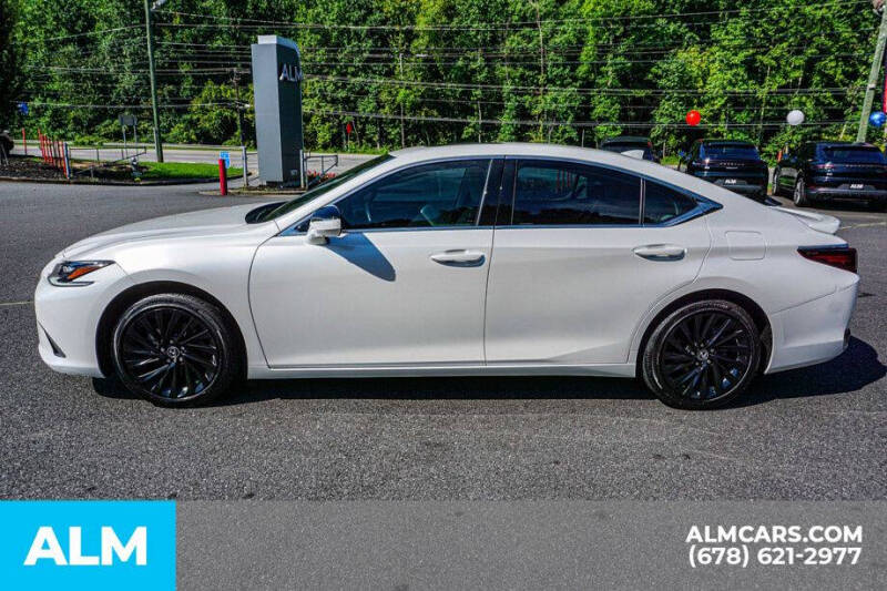 2024 Lexus ES 300h Luxury