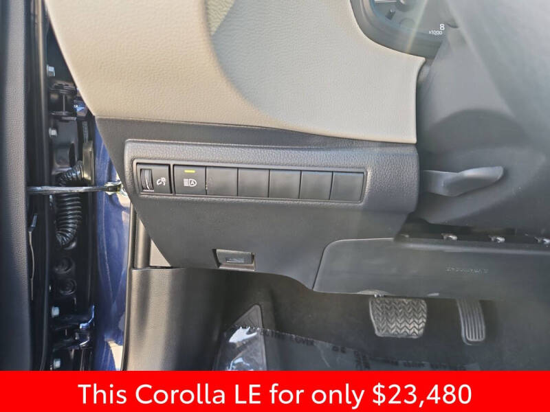 2025 Toyota Corolla LE