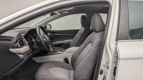 2024 Toyota Camry Hybrid LE